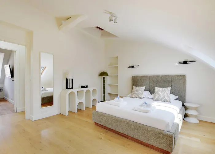 A C 3br 6p - Saint-lazare Les Champs Elysee Apartment